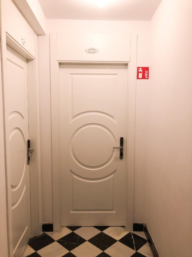 Apartamentos Hom Sevilla Sevilha Exterior foto
